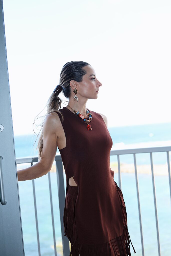 coral jewelry summer trends summer jewelry summer accessories oscar de la renta julia comil beach jewelry styling
